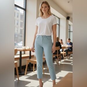 Laurie Felt Cropped Pants NWT • Sz 10 • Light Blue • Stretch Fit Breezy Style
